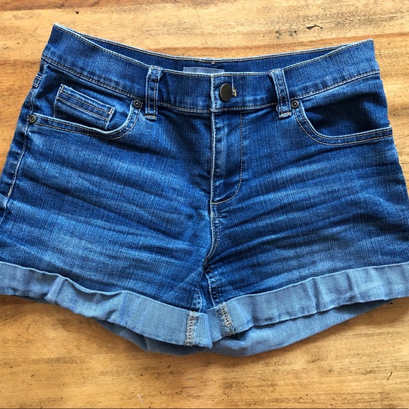3 FOR $40 ‼️ New York & Company Jean Shorts - Picture 1 of 3